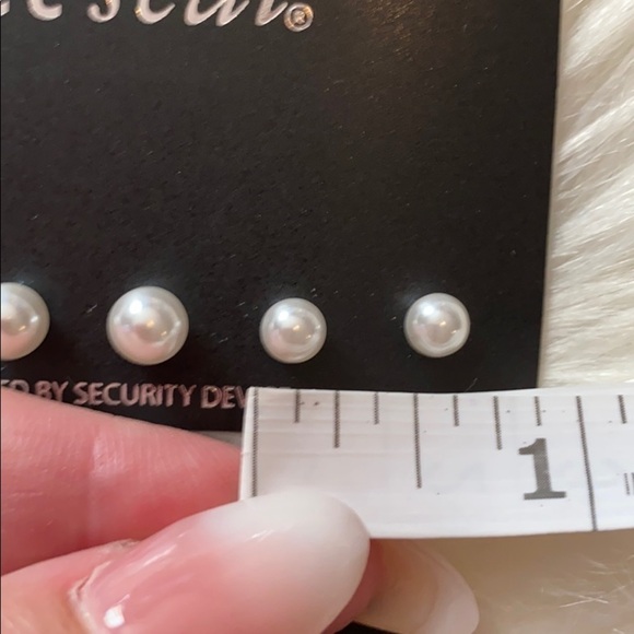 New without tags wet seal earrings - Picture 14 of 14